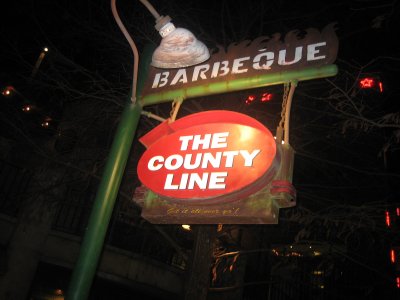 countylinesignnighttime