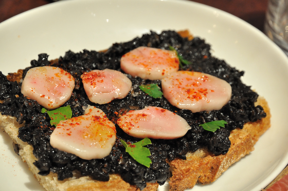 Bone marrow, mushrooms and toast