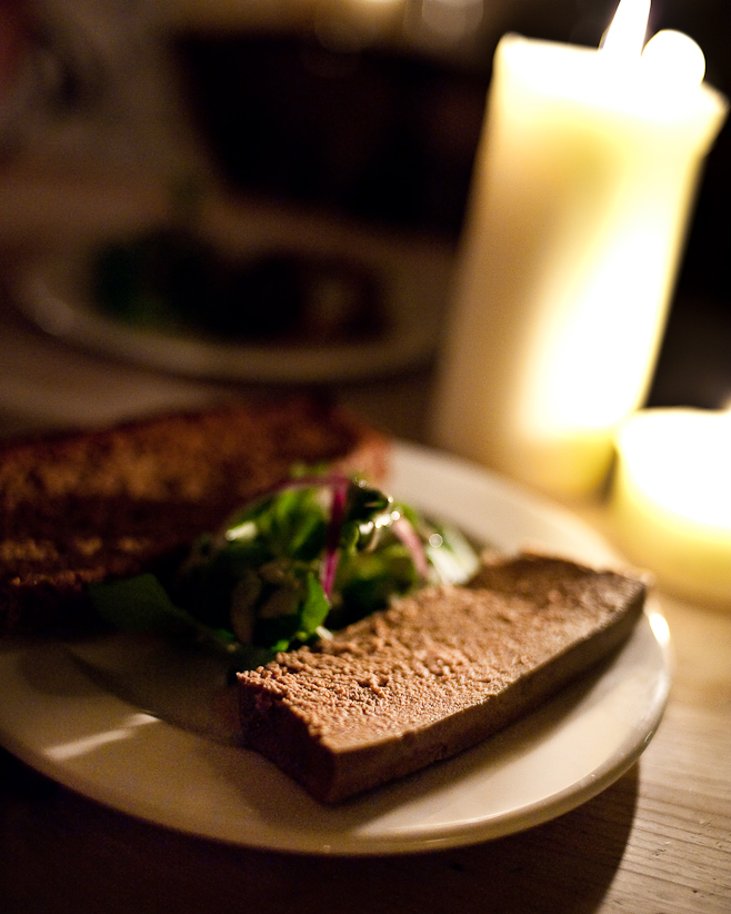 Ffionas : Pate and soda bread